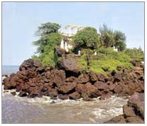 Dona Paula Beach, Goa Tours & Travels